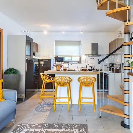 L'essenziale - Experience In - Private Park E Wifi Apartment Alba (Piedmont)